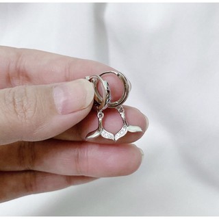 Bông tai bấm charm đuôi cá voi