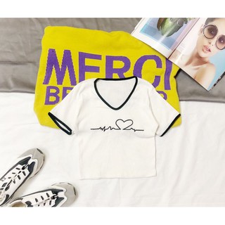 áo croptop thêu chữ