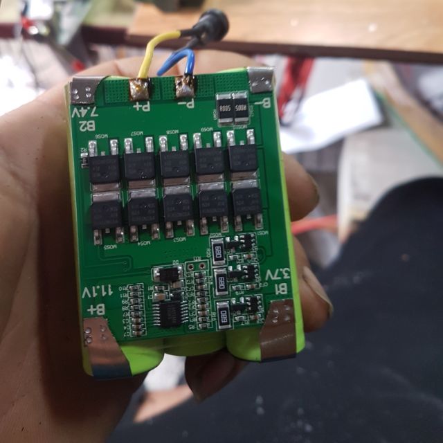 Pin hitachi 12v vỏ cao