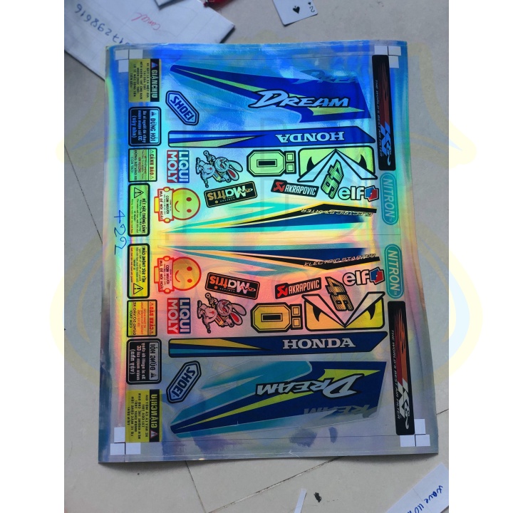 ( Quí khách vui lòng mang ra tiệm cho thợ dán ) Tem DREAM BẠC CROM TITAN 7 MÀU