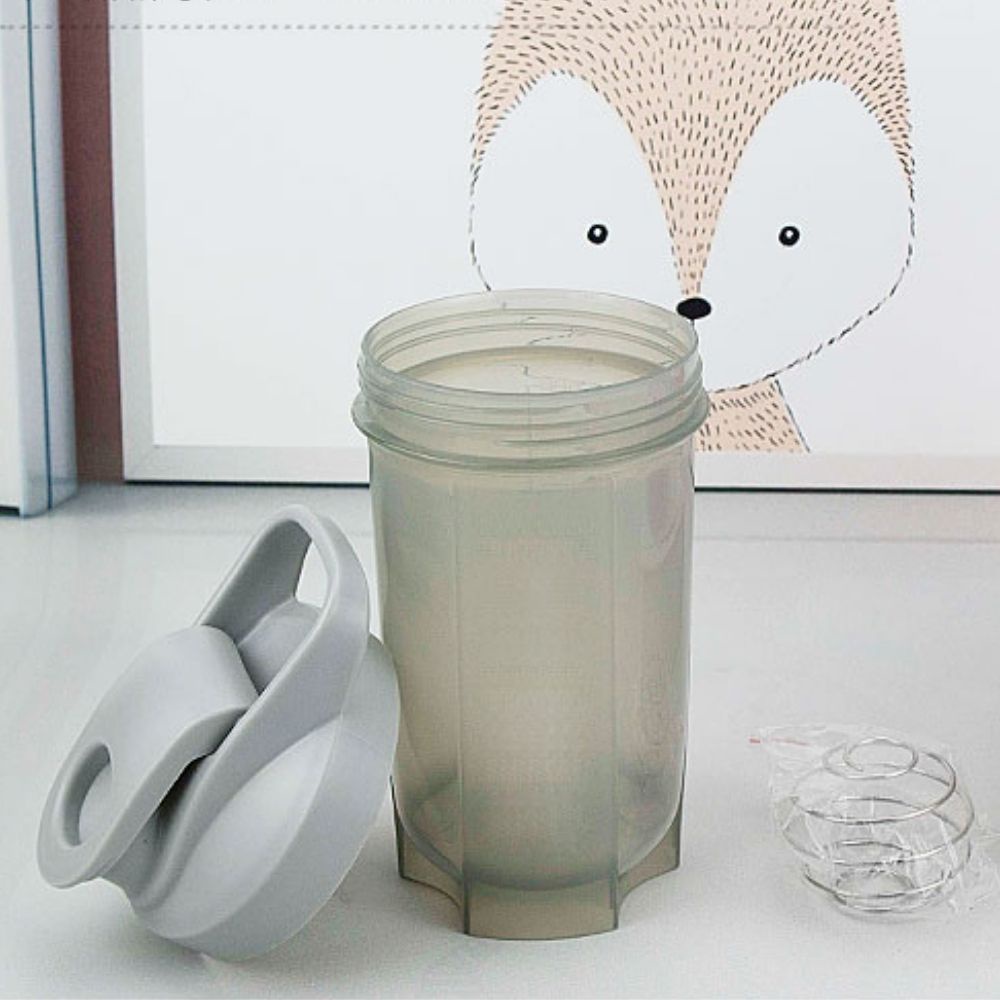 Bình lắc protein thể thao thể hình 500ml bằng nhựa có vạch đo chống rò rỉ tiện dụng kèm 1 bóng khuấy bằng thép không gỉ