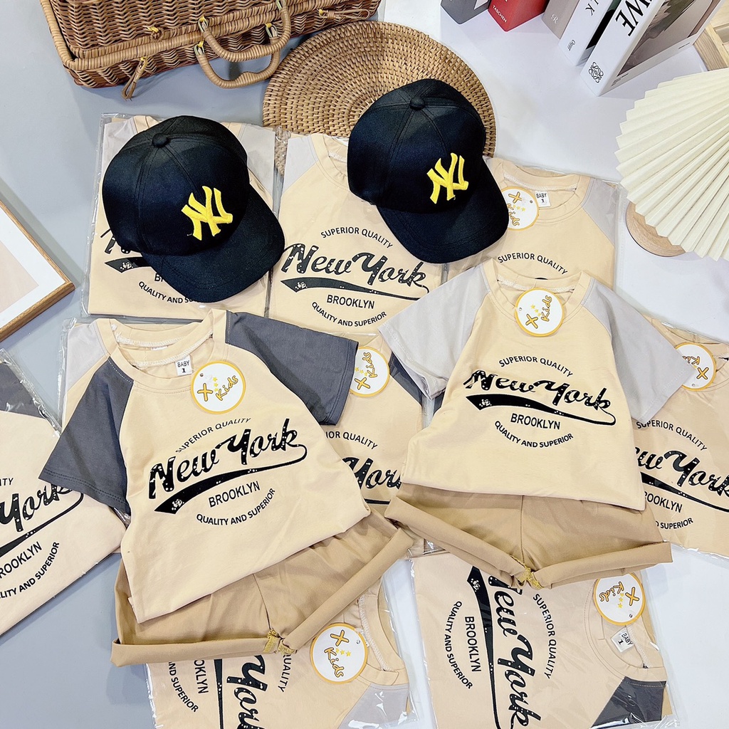 Bộ cộc tay bé trai, bộ quần áo N.Y phối vai khỏe khoắn tặng kèm mũ cho bé