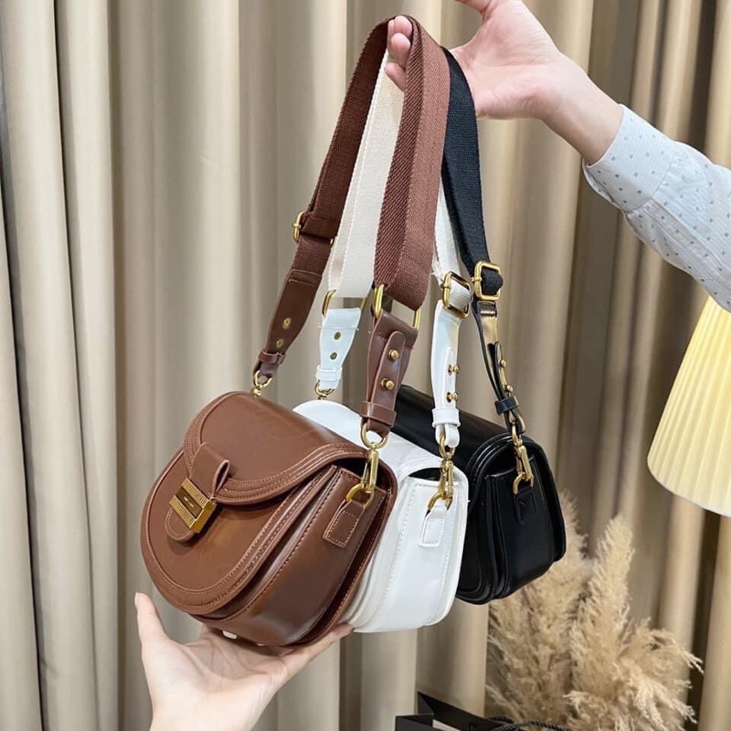 Mẫu túi charles & keith xịn xò này vẫn chưa hết hot