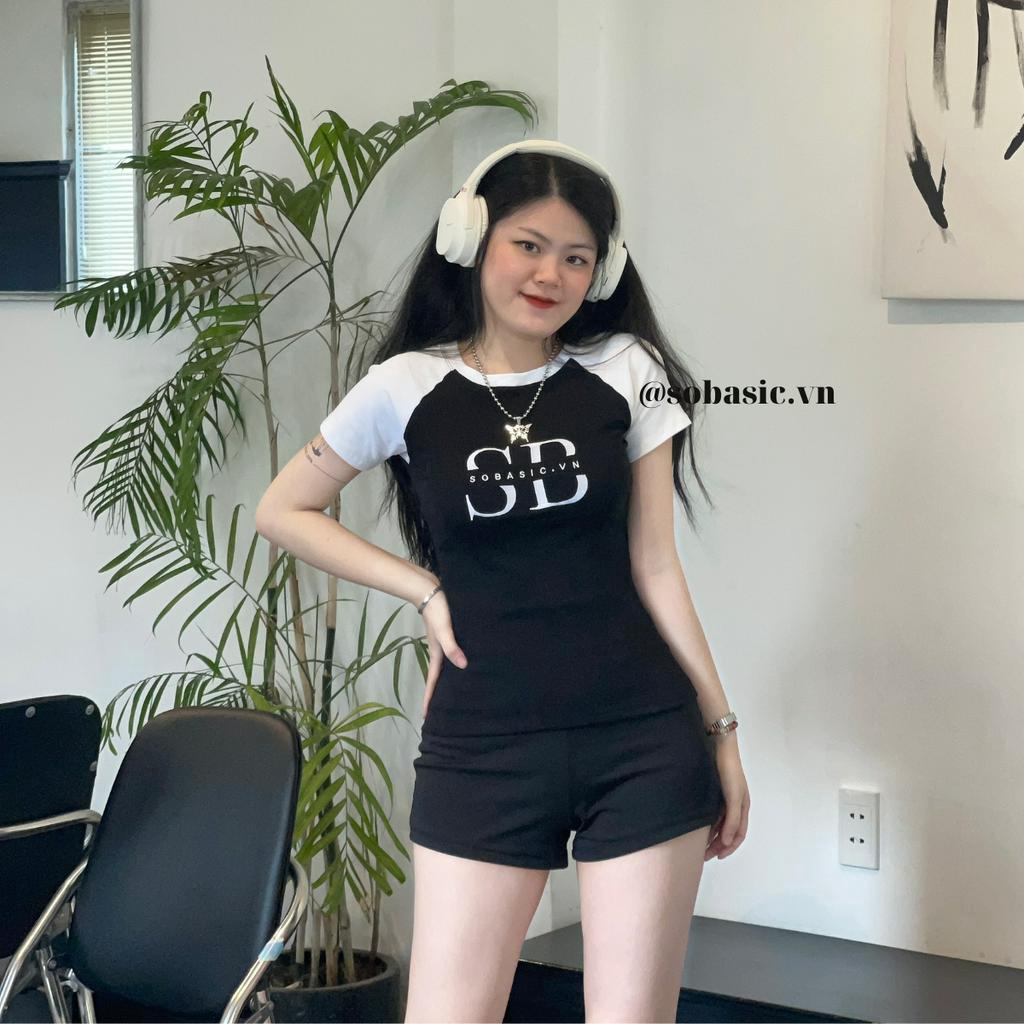 Áo thun babytee cổ tròn nữ thêu chữ Sobasic thiết kế tay áo raglan phối màu đơn giản cá tính ôm body
