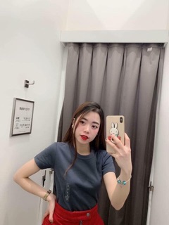 Áo phông U Uniqlo