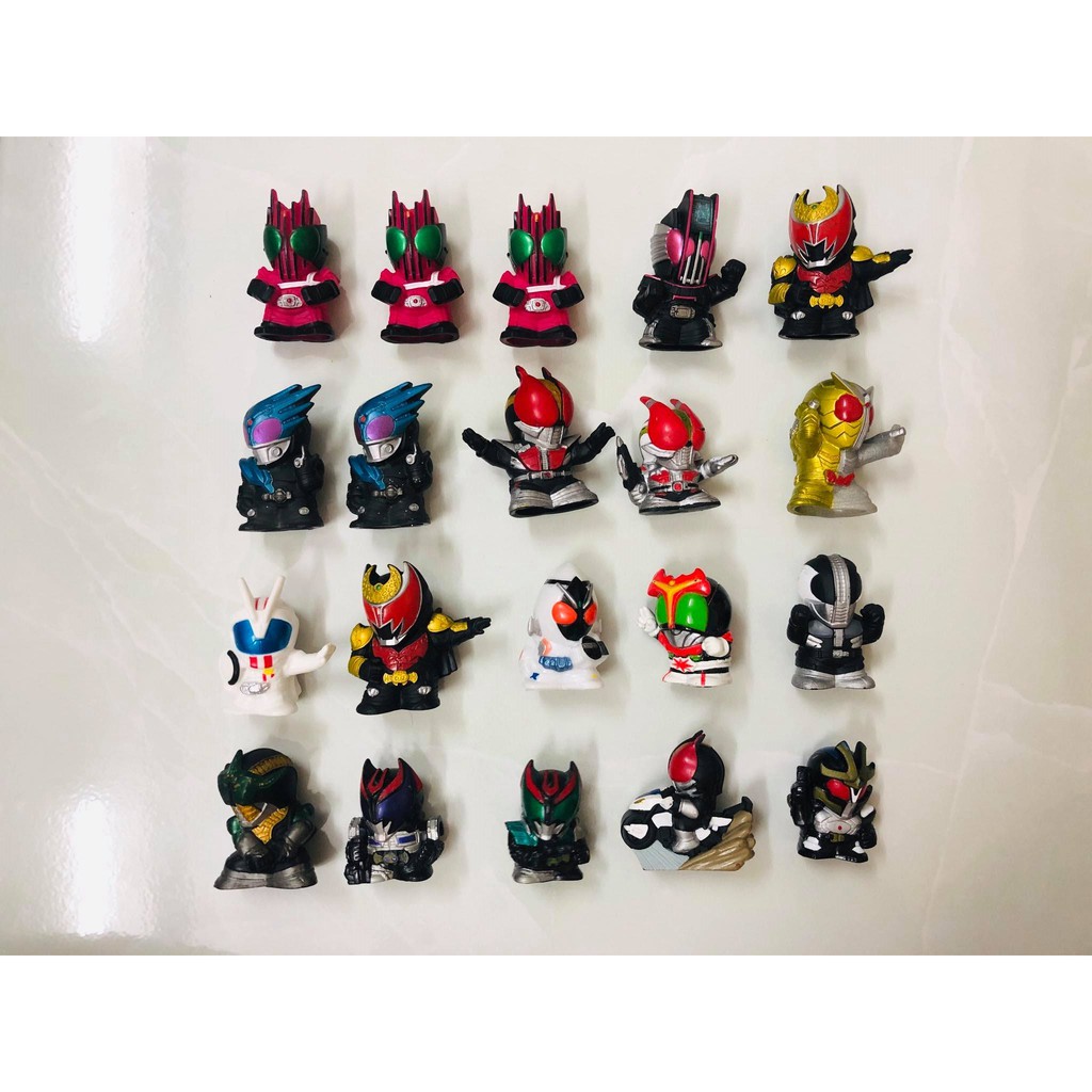 Đồ chơi Fig ngón tay Fig mini Kamen Rider các loại đồng giá 20K.