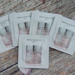 Combo 10 gói kem dưỡng ẩm, sáng hồng  Kem dưỡng ẩm Ohui Miracle Moisture Cream