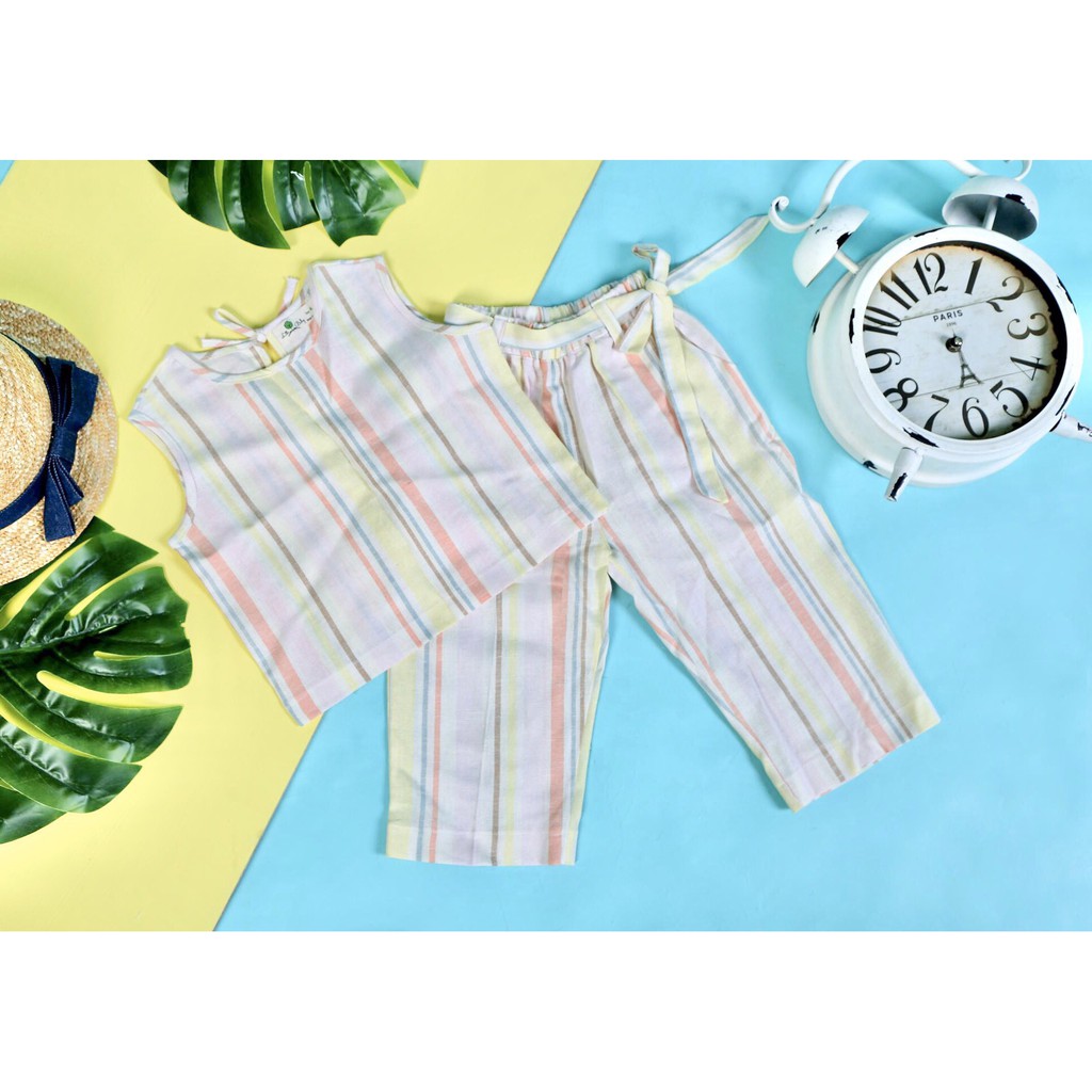Bộ linen kẻ sát nách quần dài bé gái size 3-10, cho bạn từ 12-30kg. Chất linen mềm mại, không nhăn, siêu mát