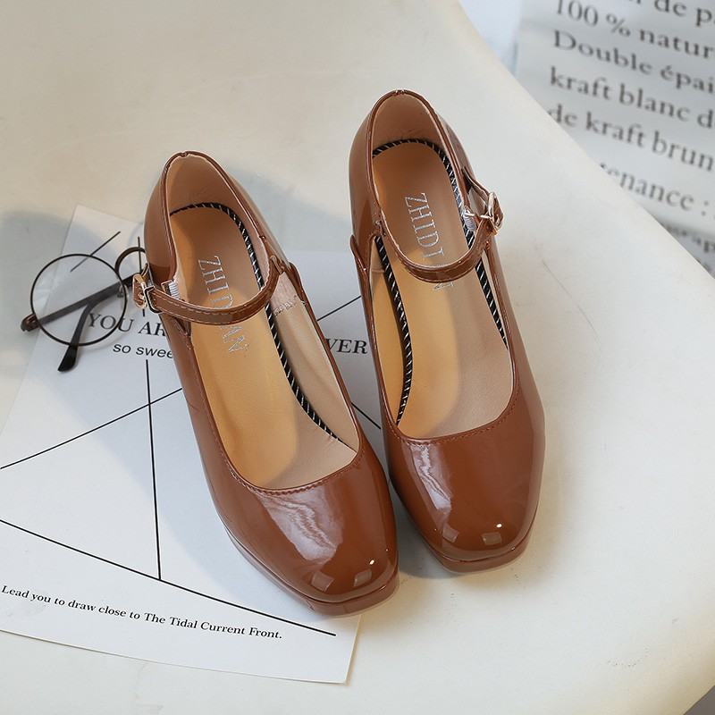 Giày cao gót bằng da dùng cho nữ