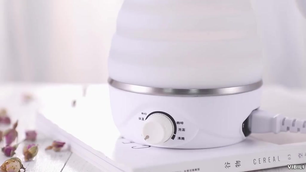 Ấm đun nước siêu tốc 600ml gấp gọn