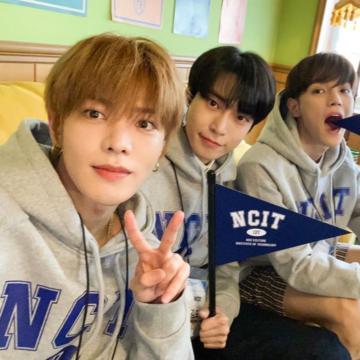 [SẴN XÁM SIZE S] Áo hoodie NCIT basic giống NCT 127 (trắng/xám/đen) | BigBuy360 - bigbuy360.vn