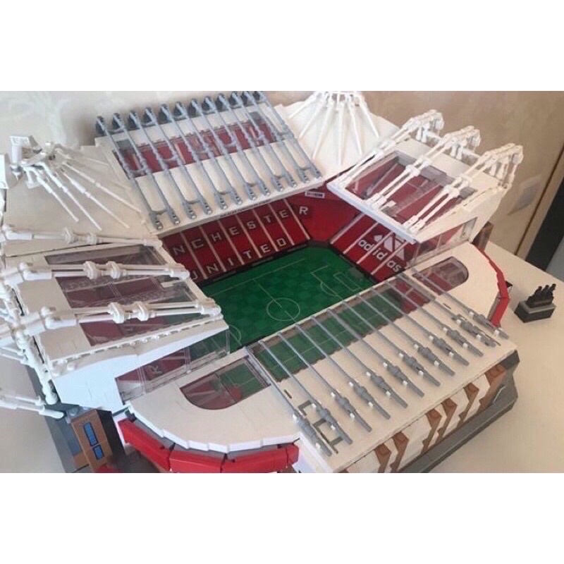 Lắp ráp mô hình Lion King 180151,JJ000,10202 Xếp Hình Sân Vận Động Old Trafford Của Manchester United 4150 Mảnh