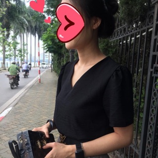 Áo tay bồng cổ tim