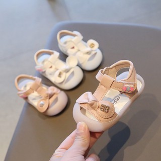 GIÀY SANDAL BÍT MŨI BẢO VỆ CHÂN CHO BÉ GÁI ĐẾN CAO SU TRONG