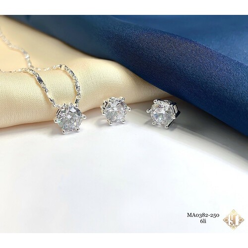 Mặt Dây Chuyền Bạc Đính Đá Tròn Thời Trang - MA0382