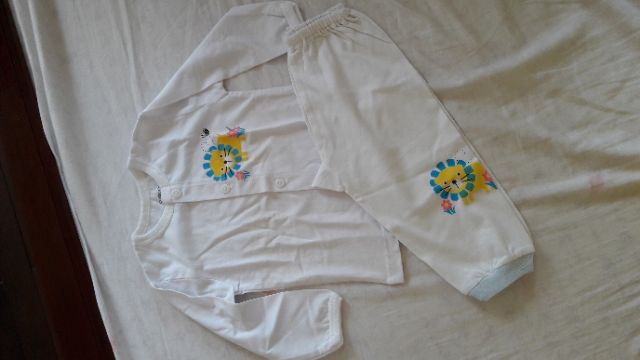 Đồ bộ sơ sinh mio bé gái sz 1m và carter sz 6-9m