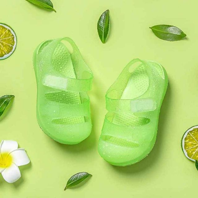 Sandal màu sắc cho bé cưng gì đâu ý mom ơi 😍😍😍