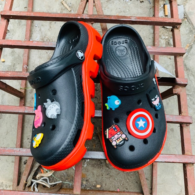 Sục cá sấu đen đế đỏ