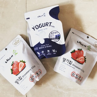 Bánh ăn dặm Hàn Quốc 3 gói dâu sấy/sữa chua trái cây.