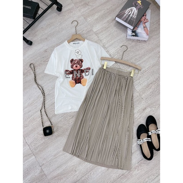 Set váy tiểu thư dễ thương.Áo phông cotton in hình, chân váy dập ly dáng dài xinh xắn.Set váy nữ đẹp