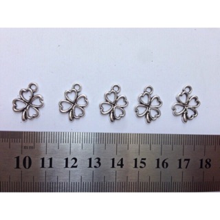 Sỉ 10 cỏ 4 lá rỗng xi bạc