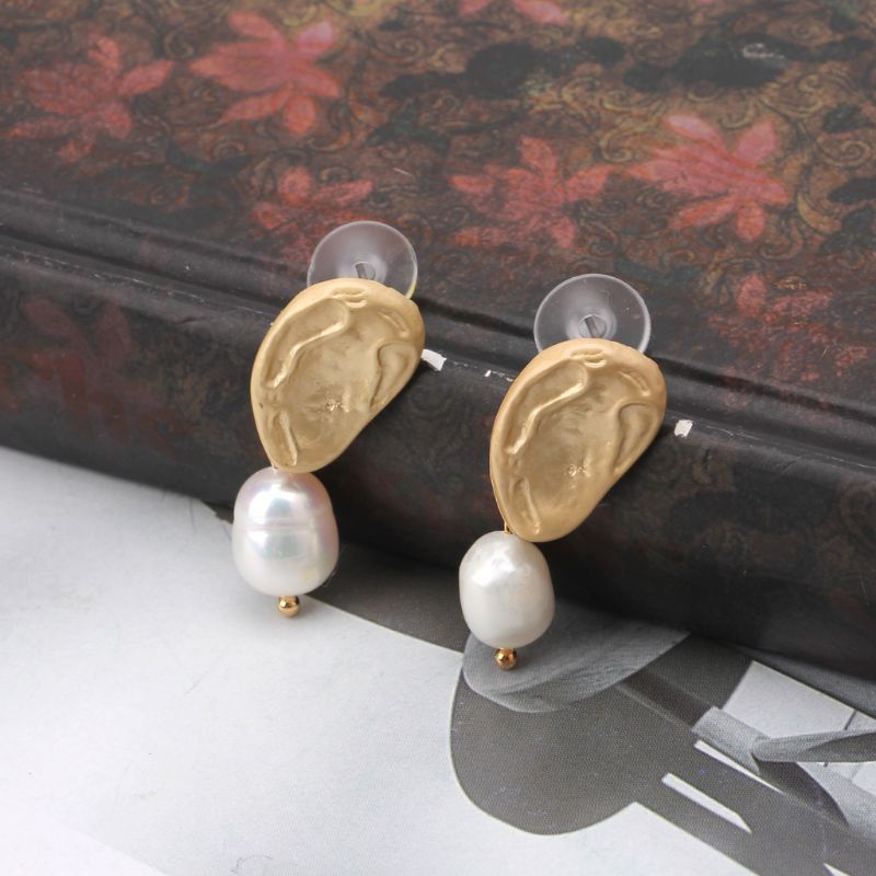 Khuyên Tai Nữ Trang Dáng Dài Đính Ngọc Trai Phong Cách Hiphop