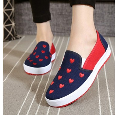 Slip on nữ hình tim nhỏ trẻ trung dễ thương