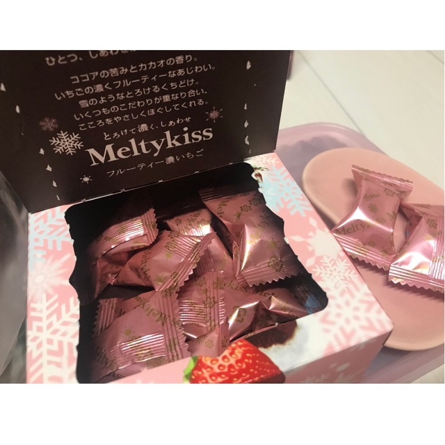 Socola tươi Meiji Melty Kiss mix 3 vị 56g/150g