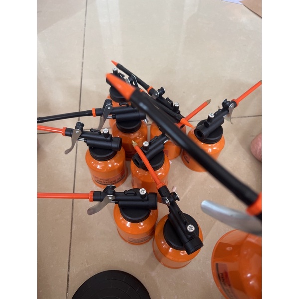 Xịt nhớt bình đựng dầu nhớt Bình Bơm Nhớt Sắt Siêu Bền Loại Thường Và Tốt