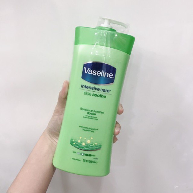 Dưỡng thể vaseline 725ml màu xanh vị lô hội.