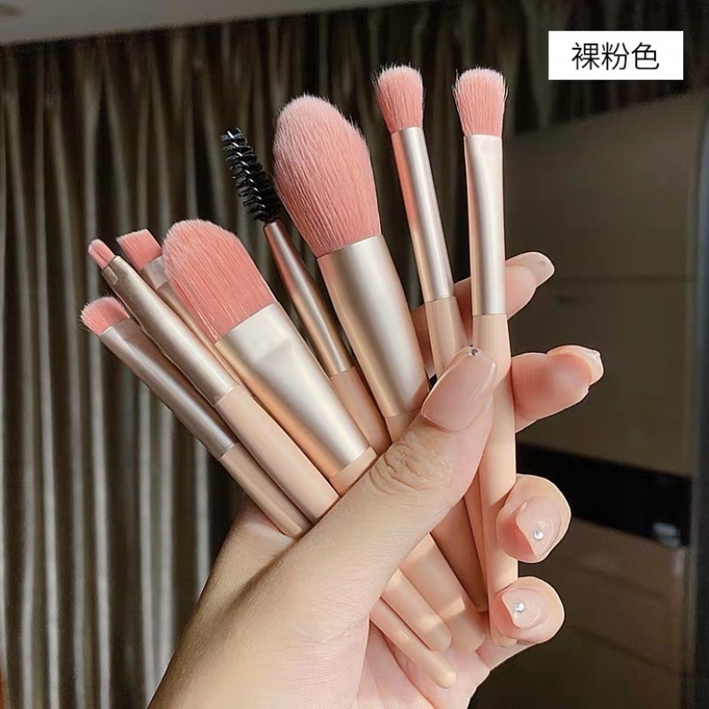 com bo bộ cọ mini 8 cây siêu cute bỏ túi rất gọn  tiện lợi khi mang theo đi du lịch , giúp bạn luôn tươi tắn rạng ngời
