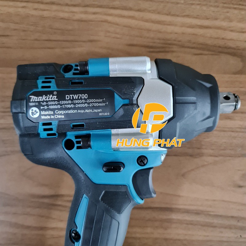 Máy siết bulong dùng pin Makita DTW700Z -18V (thân máy -chưa gồm pin, sạc)