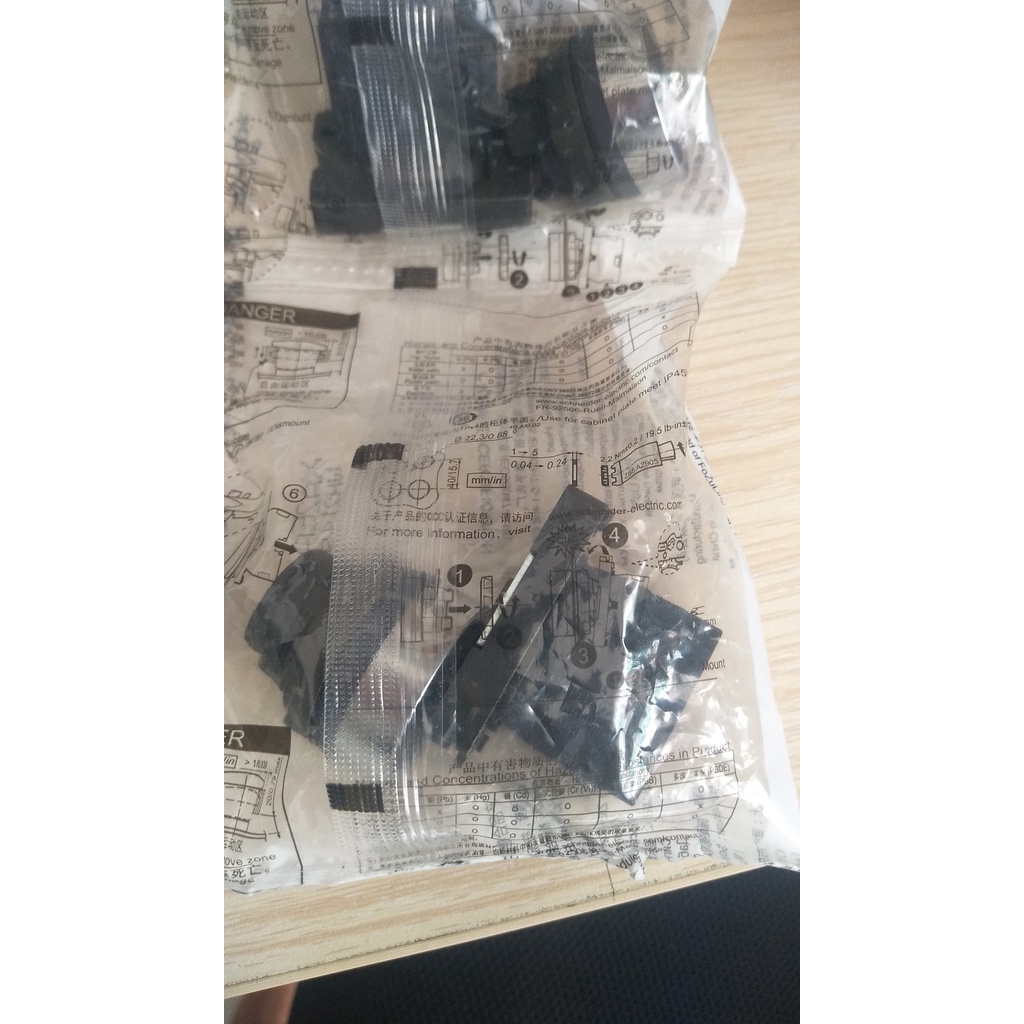 Nút nhấn Schneider màu trắng / đen / đỏ  /  xanh lá  / vàng / xanh lam XA2EA11XA2EA21 XA2EA31 XA2EA51 XA2EA61 XA2EA42