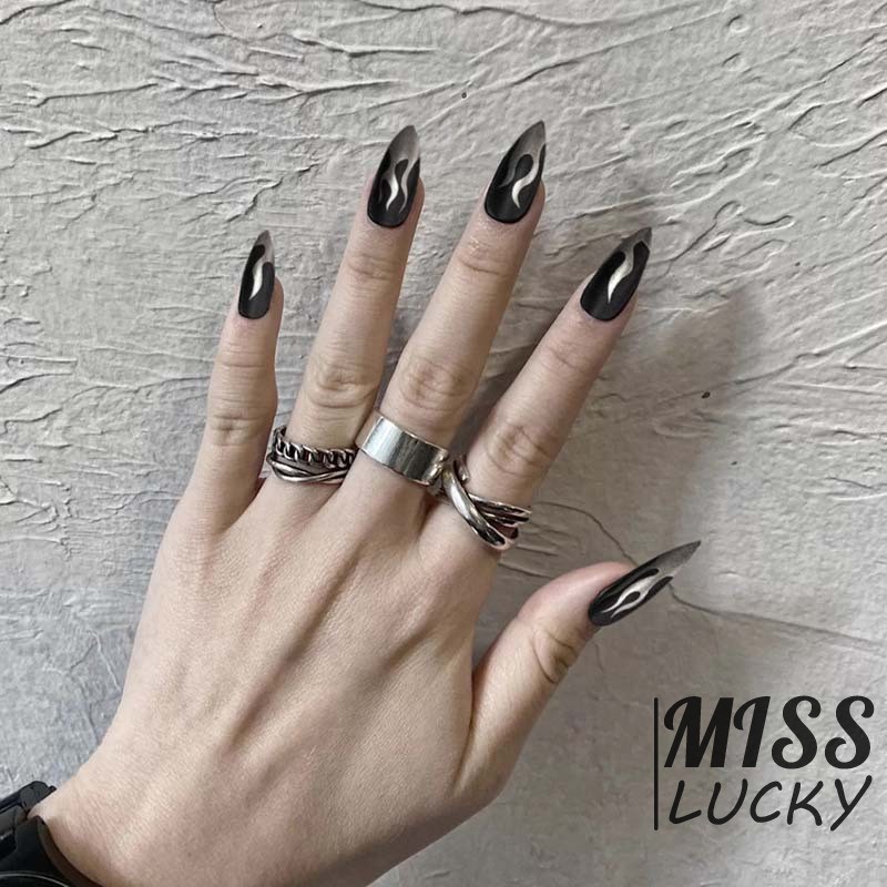 Set 24 Móng Tay Giả Hình Ngọn Lửa Độc Đáo Tiện Lợi