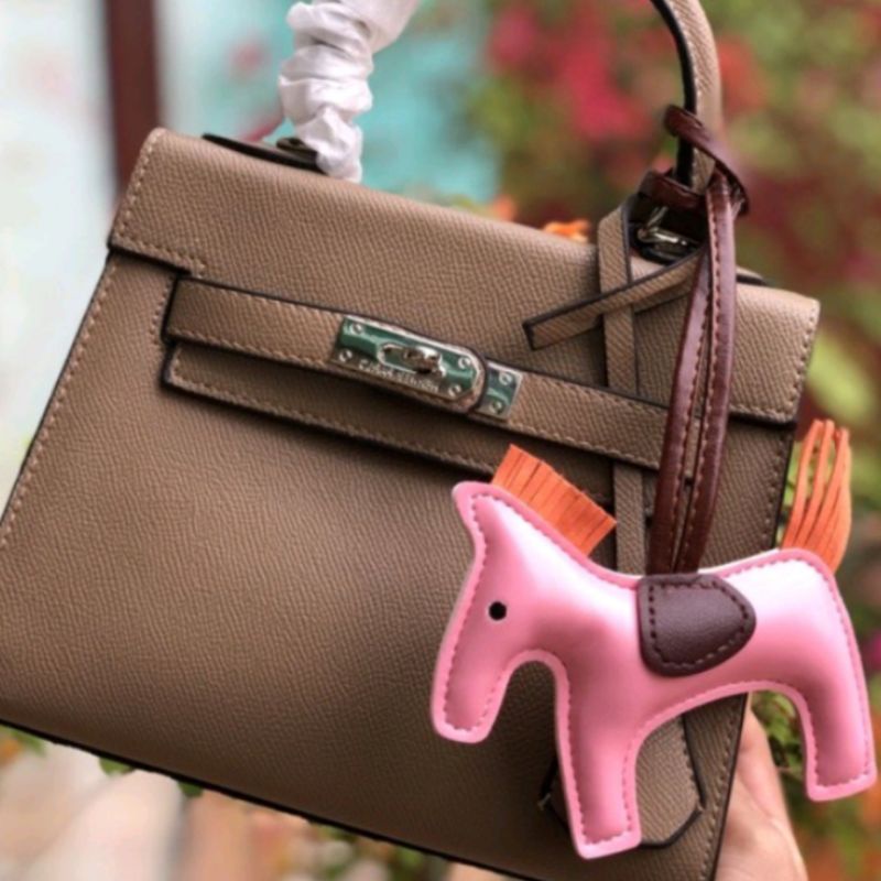 Charm ngựa , móc ngựa phụ kiện treo túi sách , gắn móc chìa khoá quà tặng