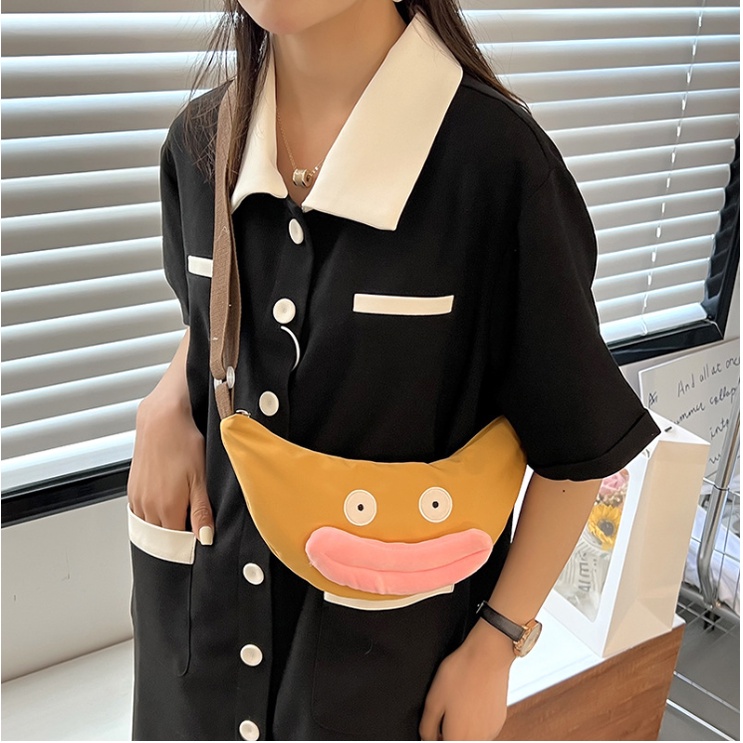 Túi đeo chéo nữ đeo vai mặt hề cute môi phồng đáng yêu thời trang Hàn Quốc đi chơi chụp ảnh đẹp giá rẻ