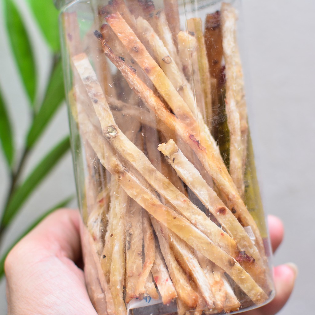 Khô cá thiều que loại ngon, hủ pet 250g - Đồ ăn vặt Nhà Gấu | BigBuy360 - bigbuy360.vn