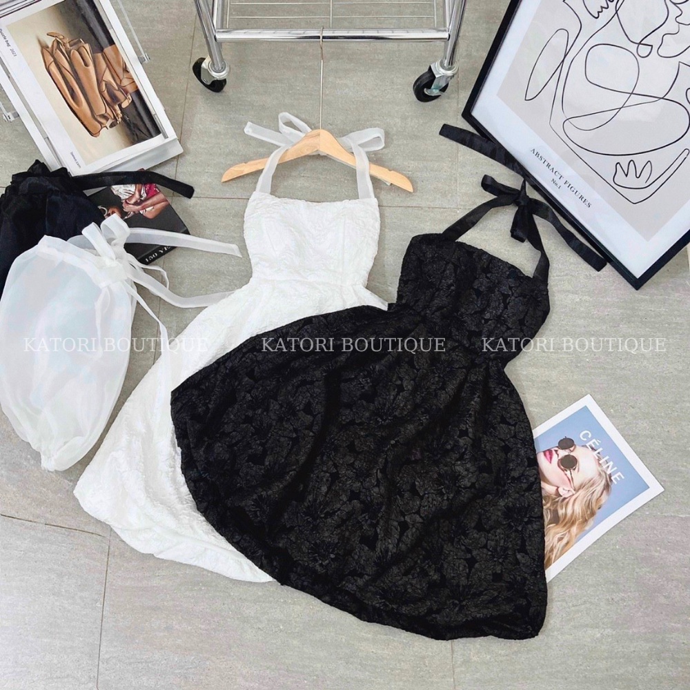 Đầm Gấm Hoa Nối Cổ Yếm Phối Tay Voan Rớt Nơ Lưng + Có Kèm Buộc Tóc Nơ