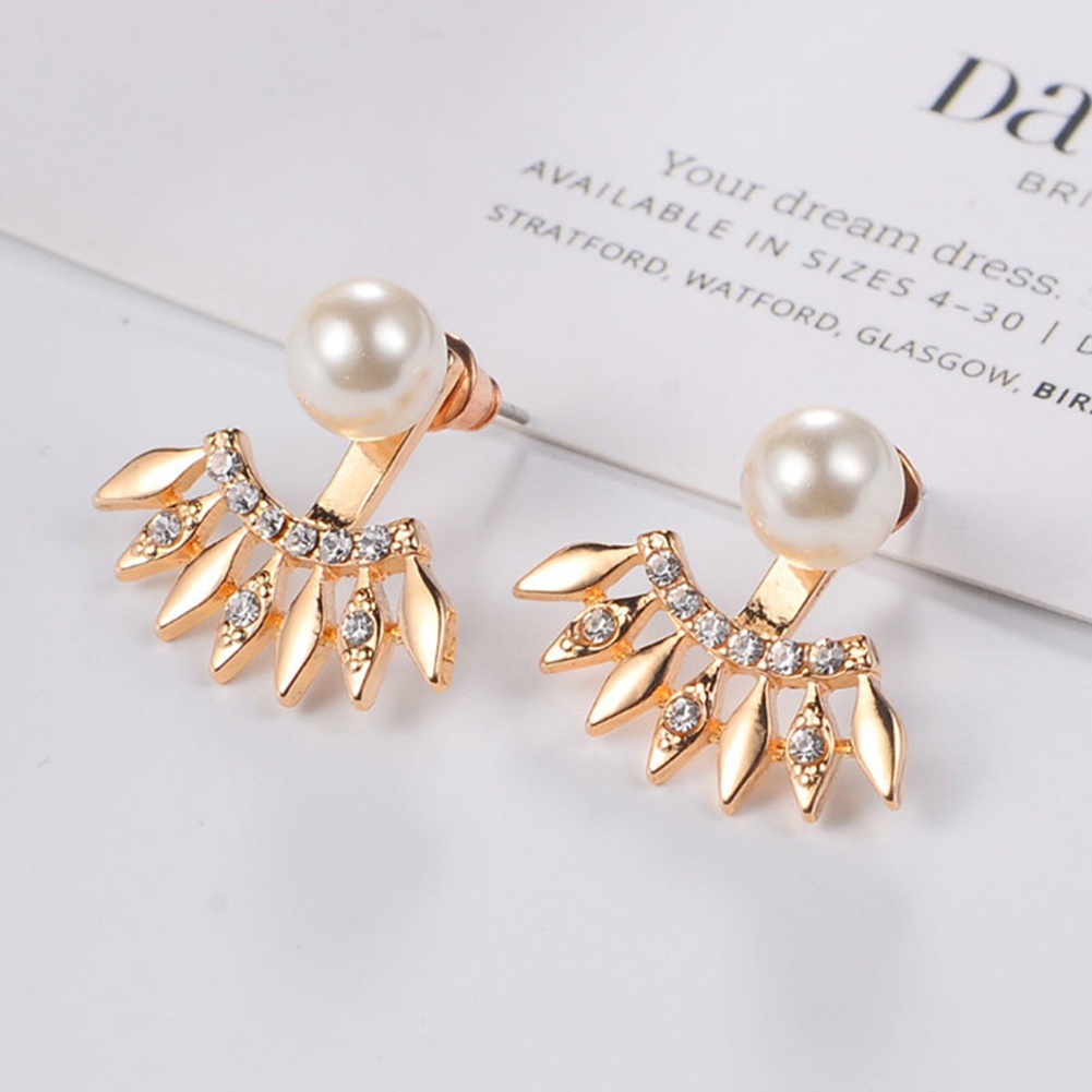 Khuyên tai đính ngọc trai giả sang trọng hợp thời trang