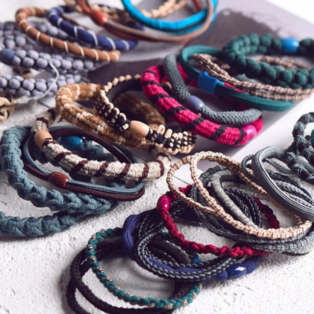 Giá sỉ. Combo 200 cột tóc đủ mẫu đủ màu. Màu tối nhiều.