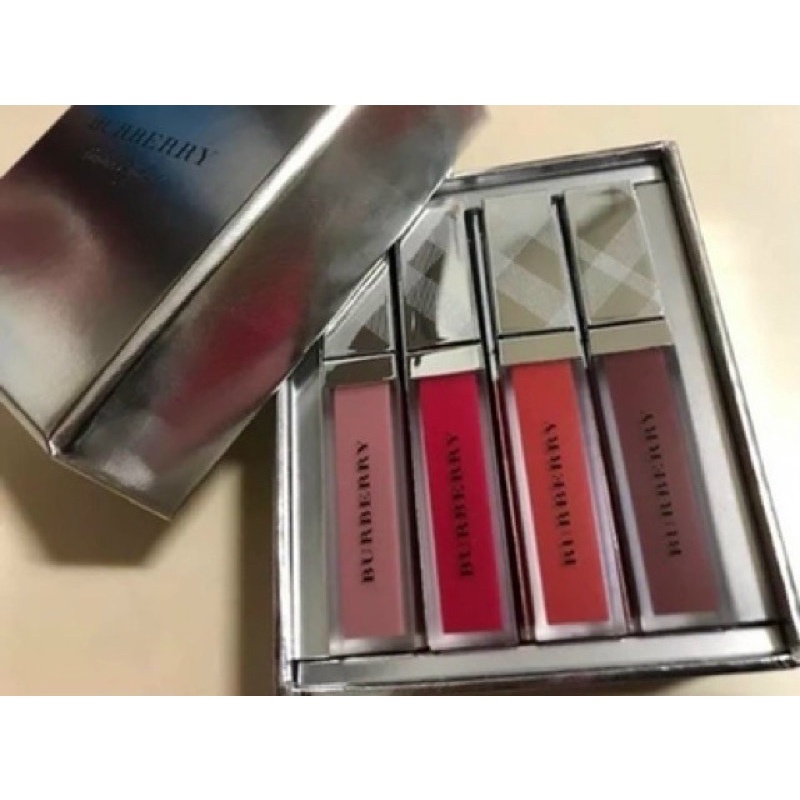 SALE bộ 4 son môi kem Burberry fullbox