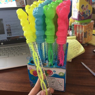 1 cây thổi bong bóng xà phòng