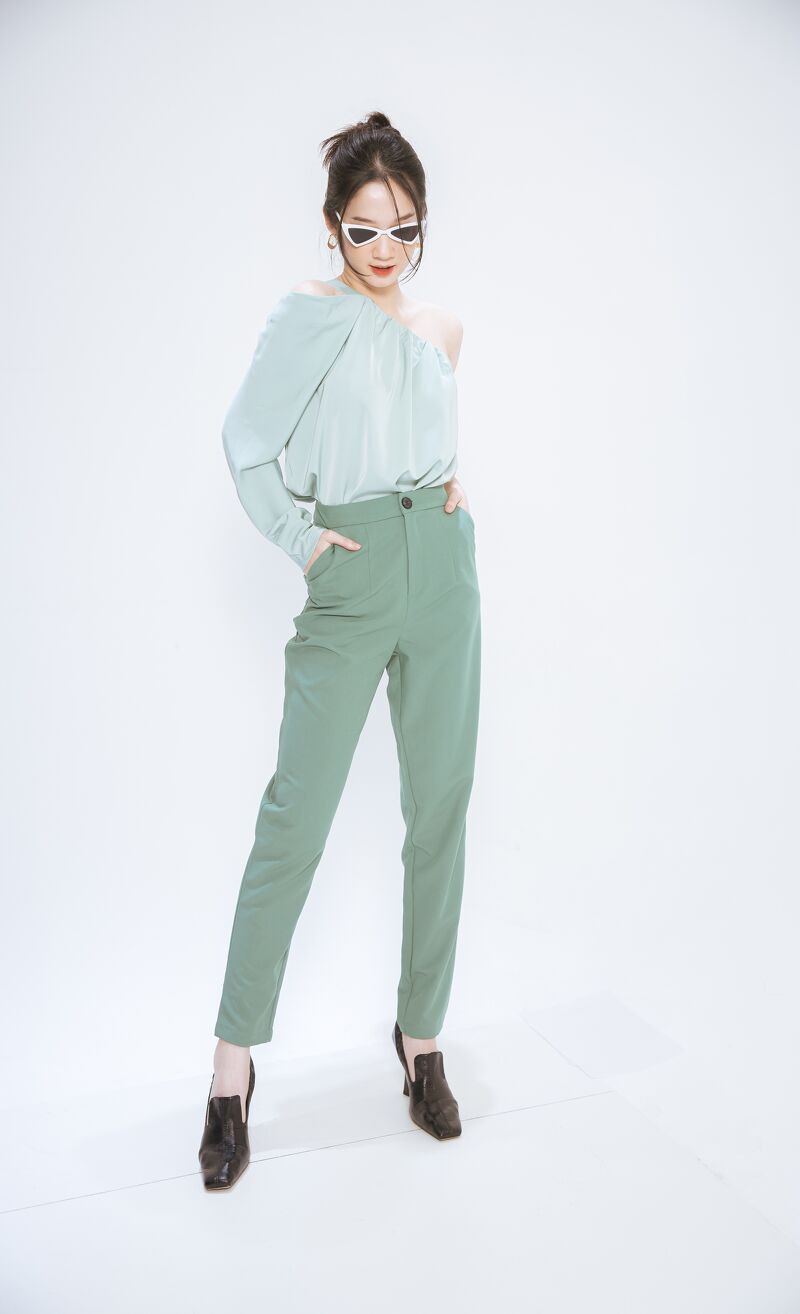 Quần baggy túi chéo cạp 1C CCHAT