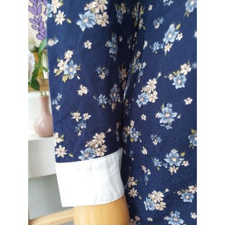 Đầm hoa cổ thêu