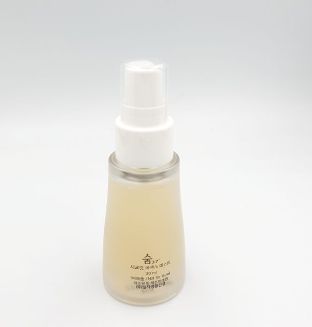 Xịt khoáng nước thần hồi sinh làn da trẻ đẹp su:m37 secret essence mist