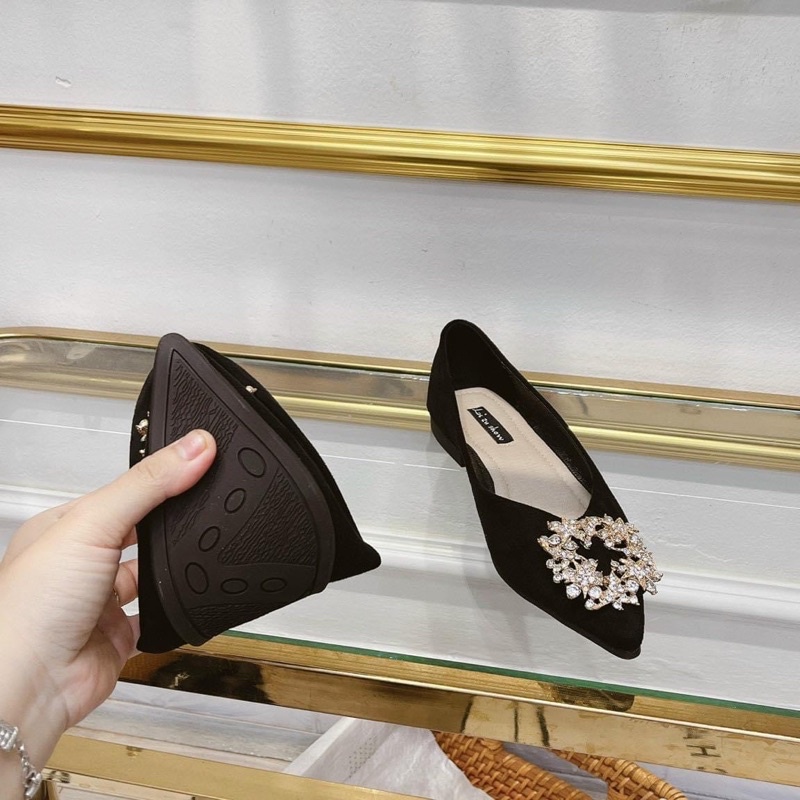 Bệt da lộn nơ đá trắng