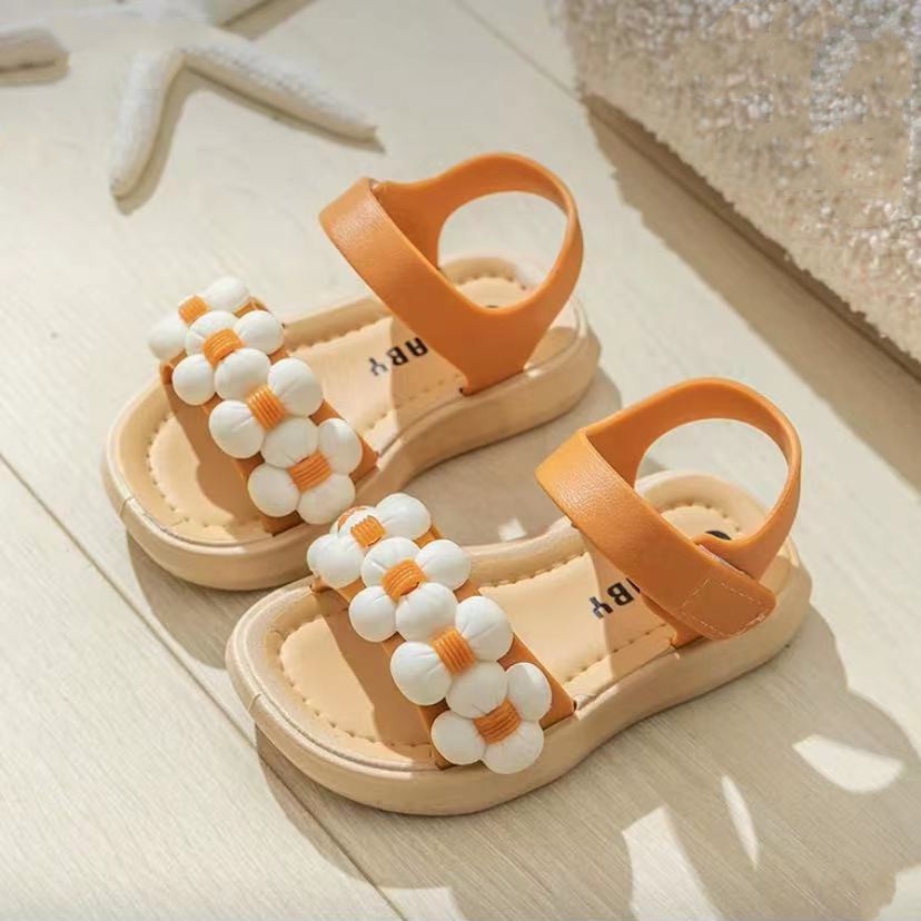Giày nhựa hình hoa dễ thương cho bé gái đáng yêu