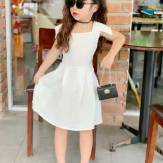 Đầm cho bé