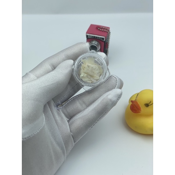Xà cừ trắng trang trí nail