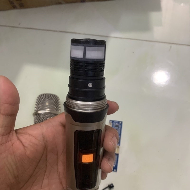 Micro Loa Kéo UHF mẫu UGX T122 cực hay